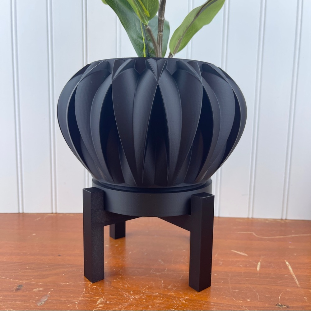 Halden Planter Pot, Indoor Planter w/ Drainage Hole and Drip Tray
